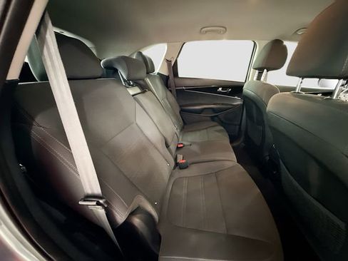 Used 2020 Kia Sorento LX image 26