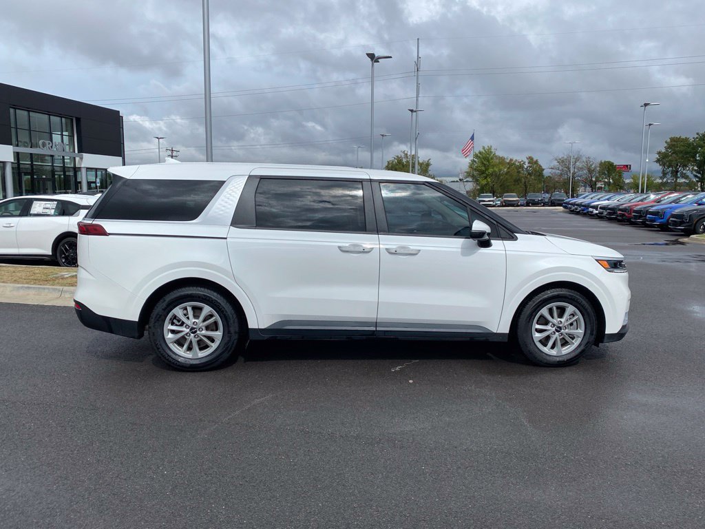 Certified 2024 Kia Carnival LX FWD image 8