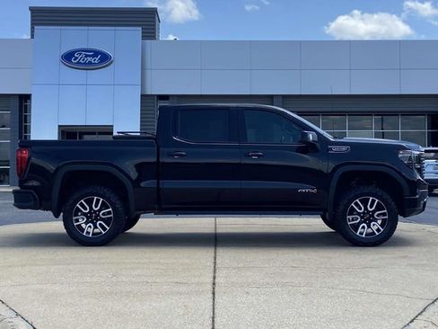 Used 2023 GMC Sierra 1500 AT4 w/ AT4 Premium Package AWD/4WD image 2