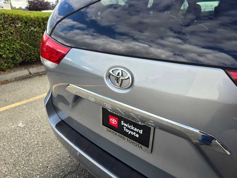 Used 2014 Toyota Sienna Limited image 16