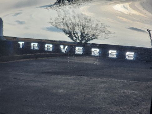 Used 2019 Chevrolet Traverse LT w/ LT Premium Package image 7