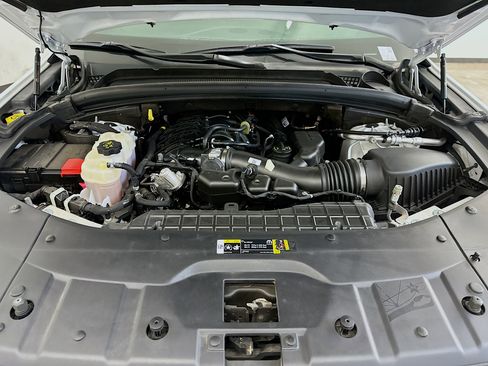 Used 2023 Jeep Grand Cherokee Altitude image 34