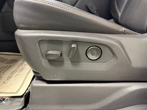 Certified 2025 GMC Sierra 2500 AT4 w/ AT4 Premium Plus Package image 11