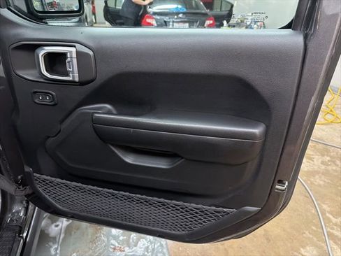 Used 2021 Jeep Wrangler Unlimited Rubicon image 26