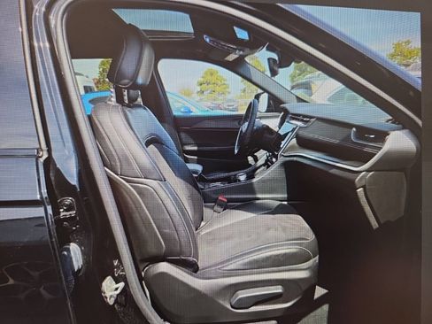 Used 2023 Jeep Grand Cherokee Altitude AWD/4WD image 15