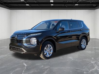 New 2025 Mitsubishi Outlander ES