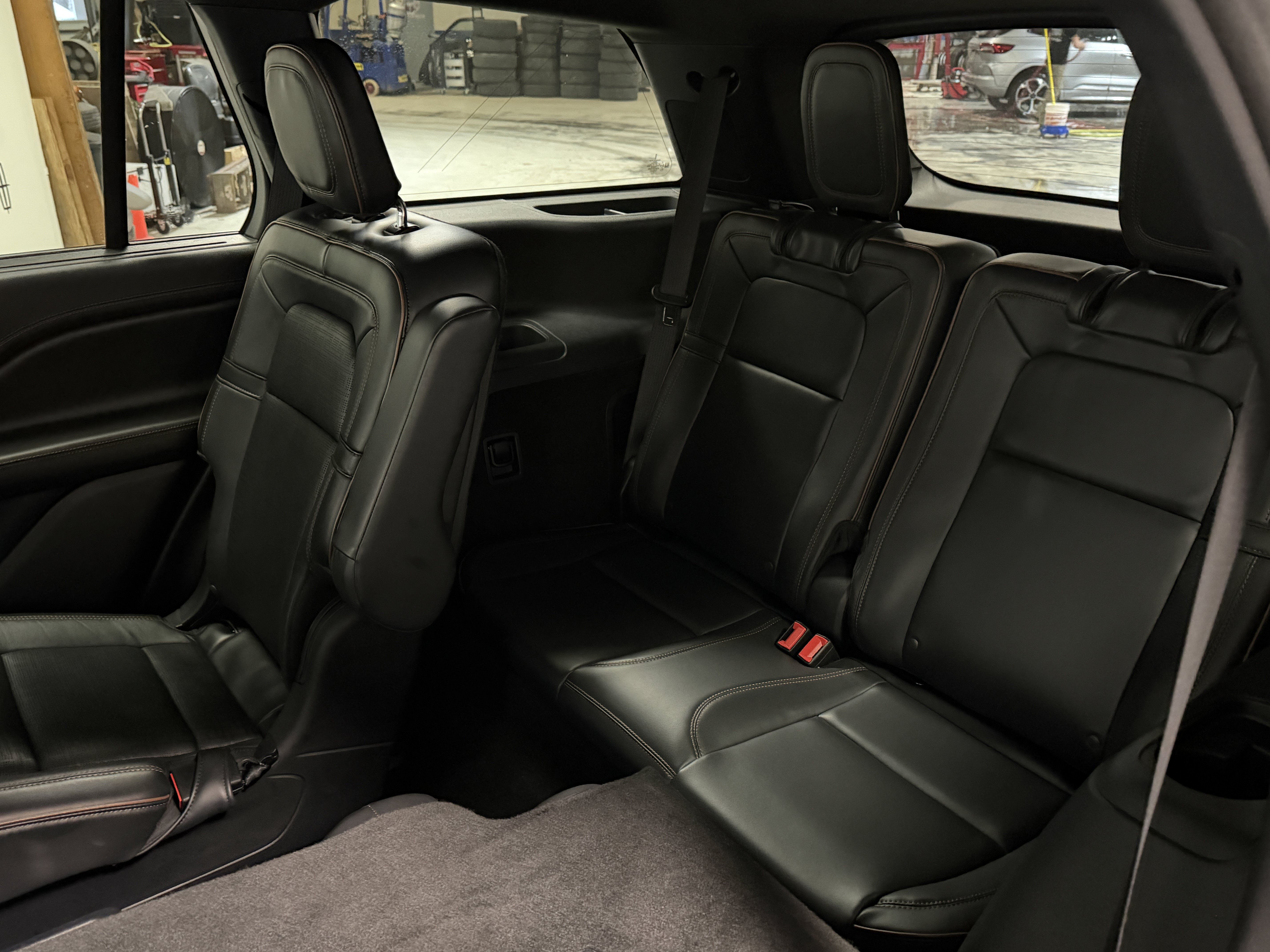 Used 2025 Lincoln Aviator Black Label w/ Black Label Special Edition AWD/4WD image 24
