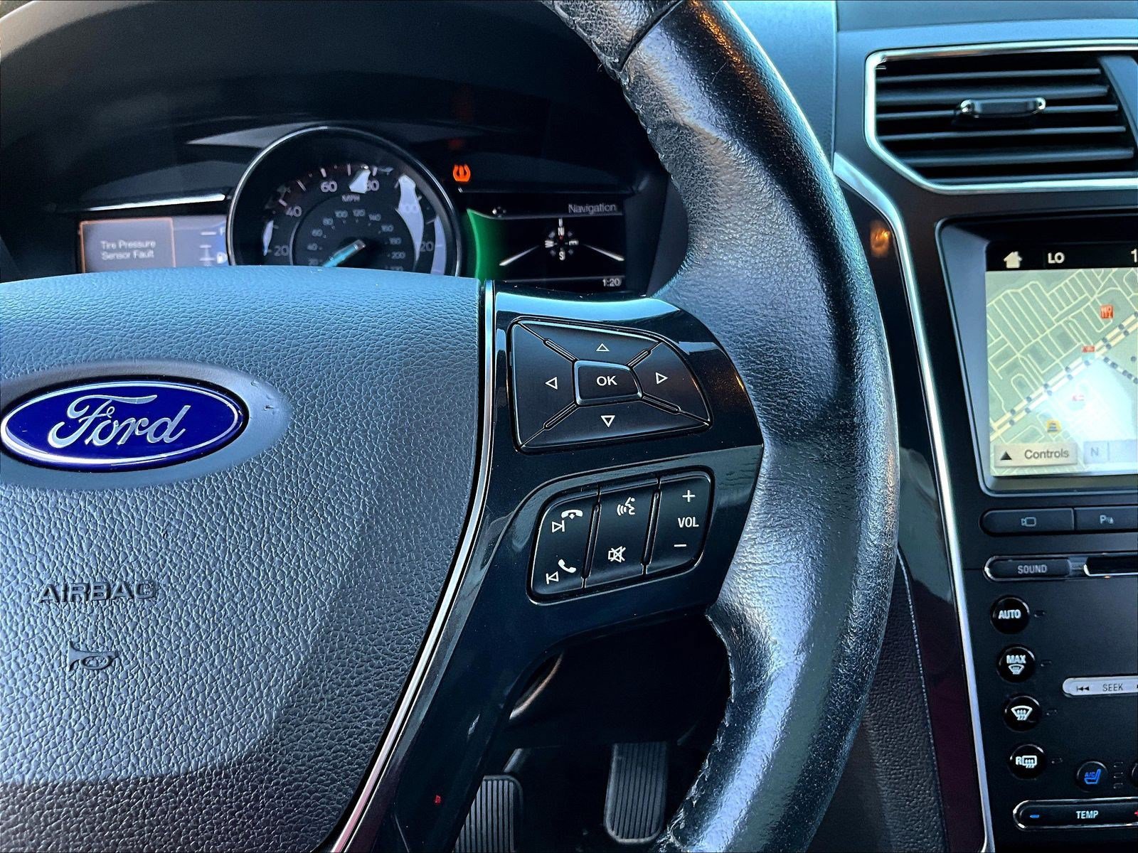 Used 2017 Ford Explorer Limited AWD/4WD image 12
