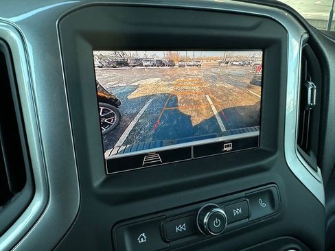 Used 2025 Chevrolet Silverado 2500 Custom w/ Custom Value Package image 27