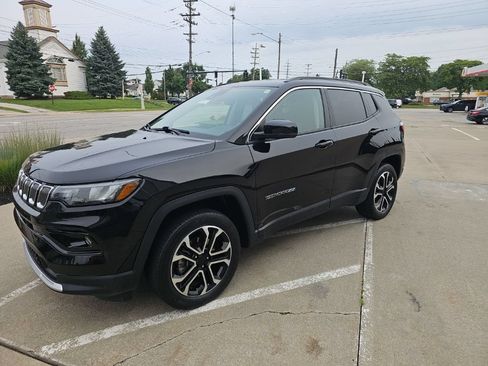 Certified 2022 Jeep Compass Limited AWD/4WD image 9