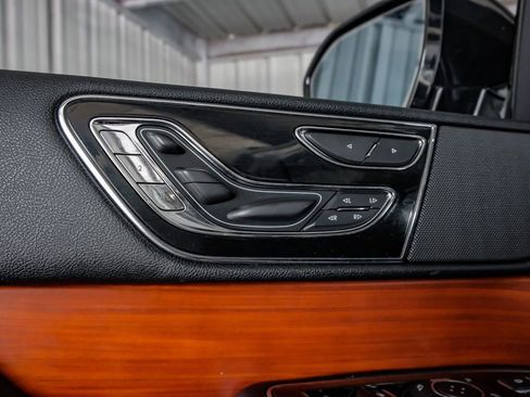 Used 2020 Lincoln Navigator L Reserve RWD image 46