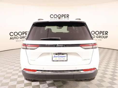 Used 2022 Jeep Grand Cherokee Limited AWD/4WD image 23