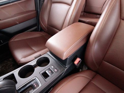 Used 2018 Subaru Outback 2.5i Touring image 11