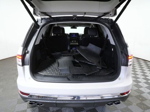 Certified 2025 Lincoln Aviator Reserve w/ Illumination Package image 10