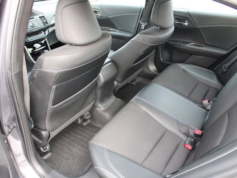 Used 2017 Honda Accord Sport image 20