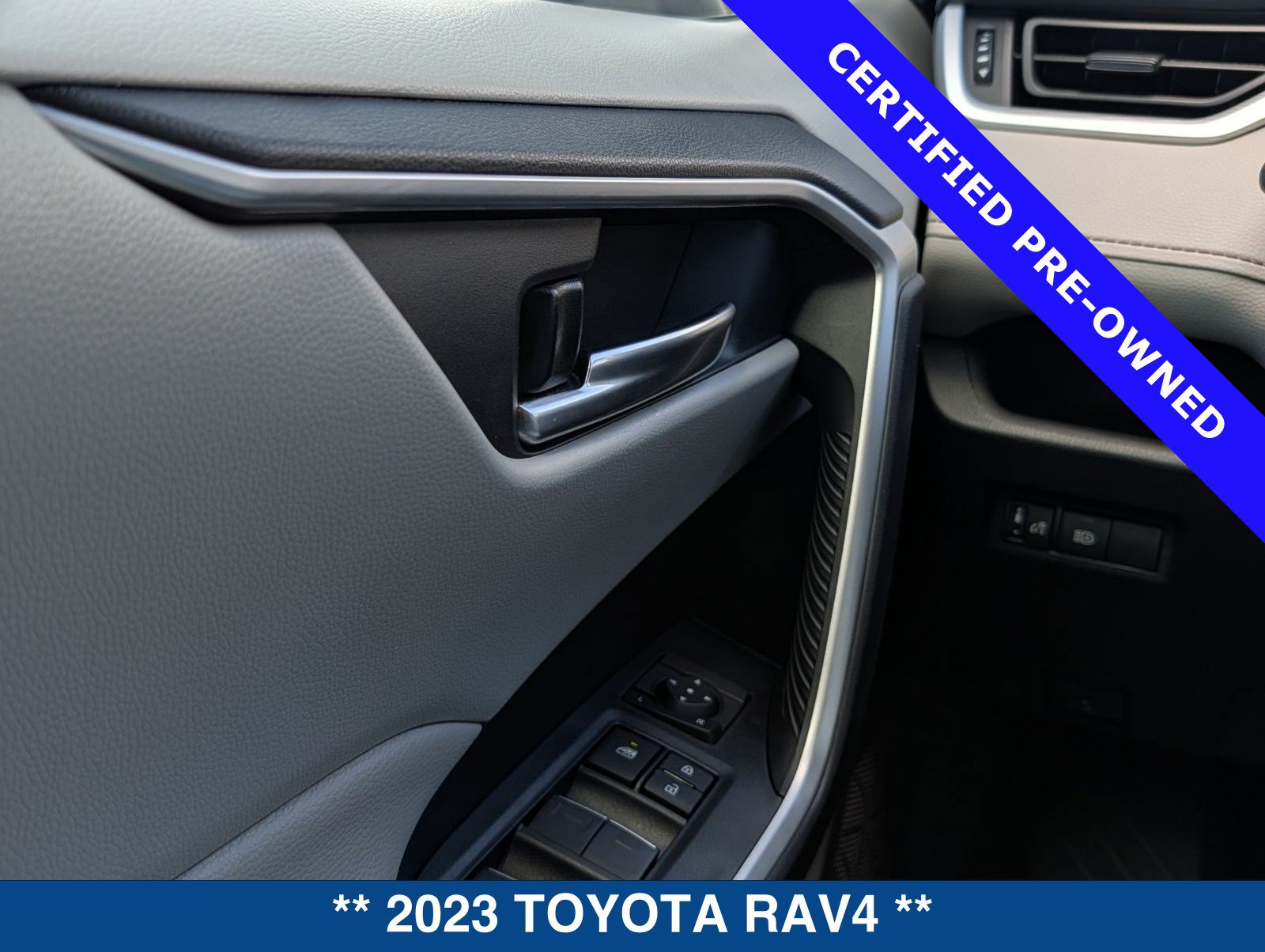 Used 2023 Toyota RAV4 XLE FWD image 24