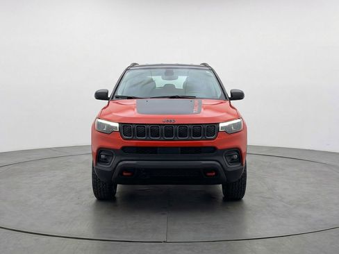 Used 2025 Jeep Compass Trailhawk AWD/4WD image 2