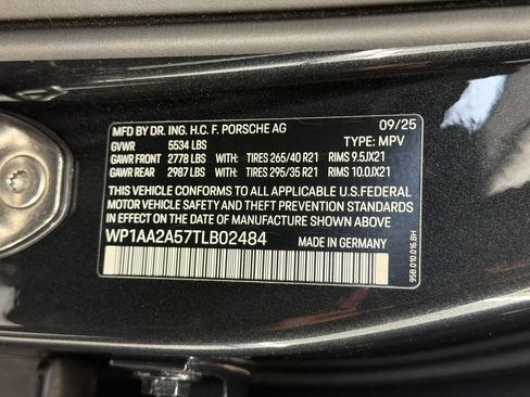 Used 2026 Porsche Macan AWD/4WD image 25