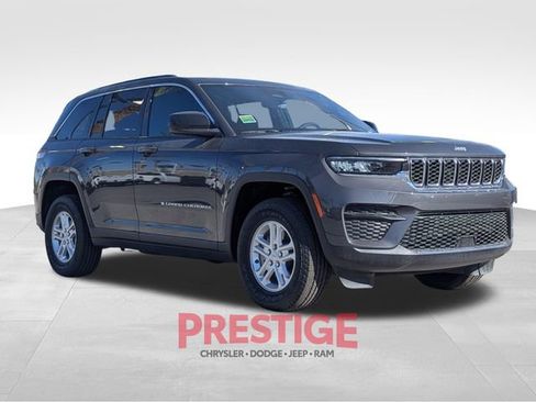 New 2025 Jeep Grand Cherokee Laredo w/ Trailer Tow Package image 3