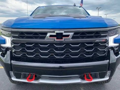Used 2024 Chevrolet Silverado 1500 ZR2 image 2
