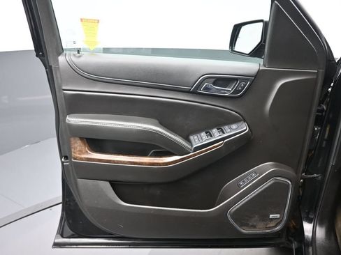 Used 2017 Chevrolet Tahoe LT w/ LT Midnight Edition AWD/4WD image 9