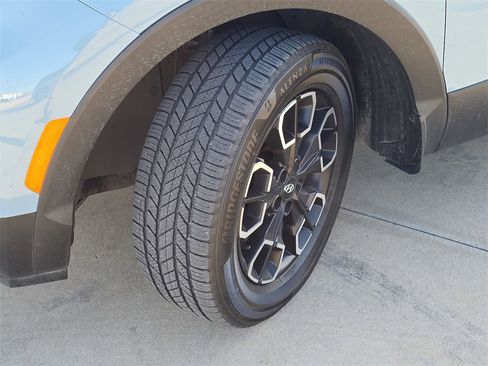 Used 2022 Hyundai Santa Cruz SEL Premium image 32