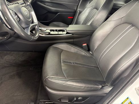 Used 2023 Hyundai Sonata Limited FWD image 12