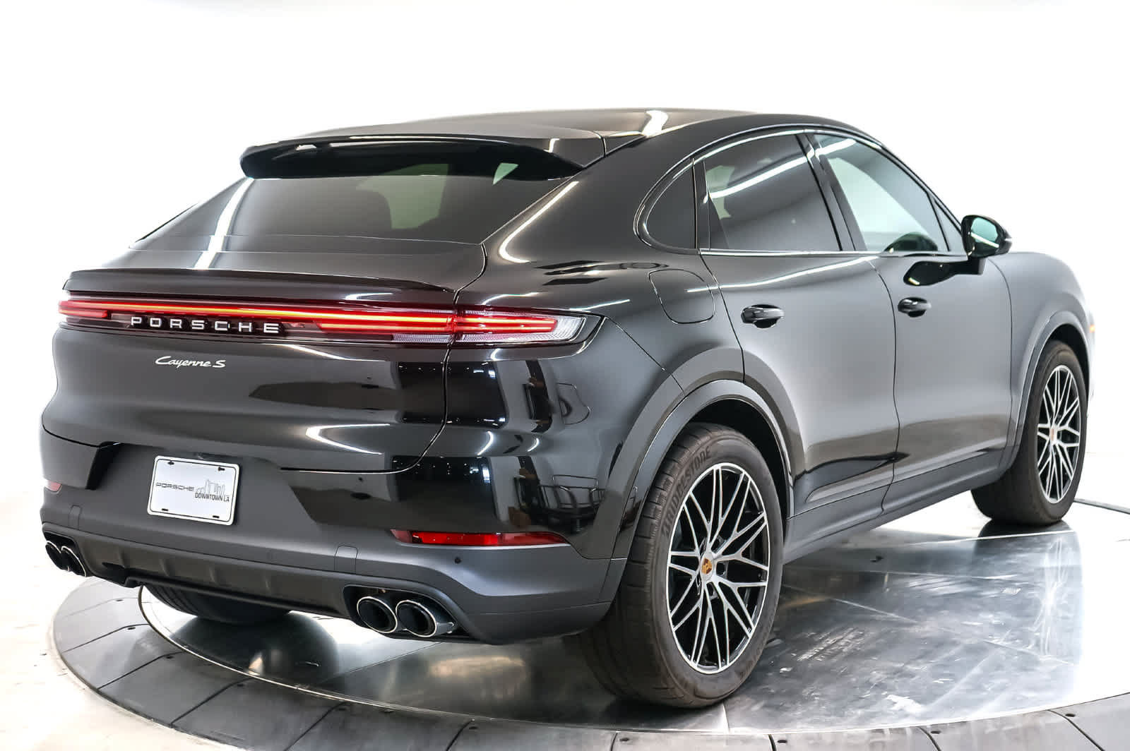 Certified 2026 Porsche Cayenne S AWD/4WD image 9