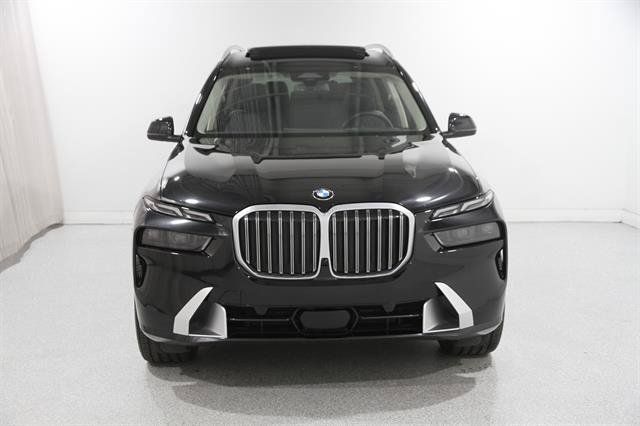 Used 2026 BMW X7 xDrive40i AWD/4WD image 2