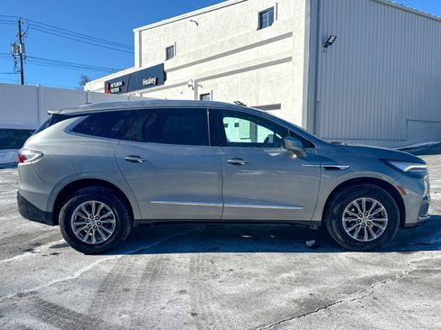 Used 2024 Buick Enclave Premium image 8