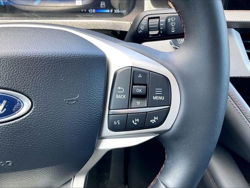 Certified 2025 Ford Explorer Active RWD image 18