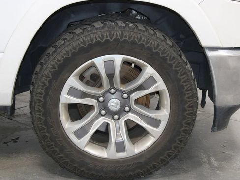 Used 2019 RAM 1500 Limited AWD/4WD image 12