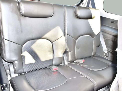 Used 2006 Nissan Pathfinder SE w/ (P01) Se Premium Pkg image 30