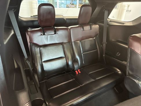 Used 2020 Ford Explorer Platinum w/ Premium Technology Package AWD/4WD image 15