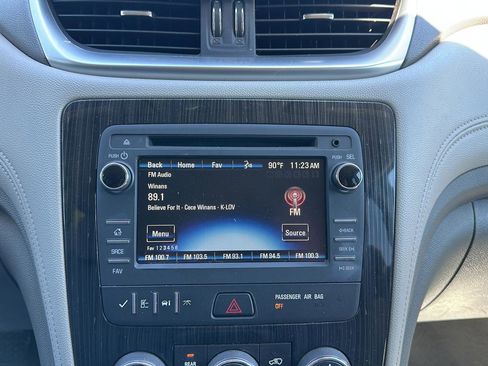 Used 2016 Chevrolet Traverse LT w/ Style and Technology Package FWD image 11