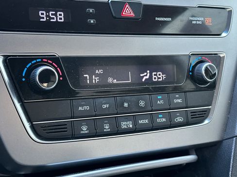 Used 2016 Hyundai Sonata SE image 19