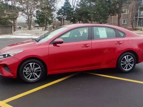 Certified 2024 Kia Forte LXS image 7