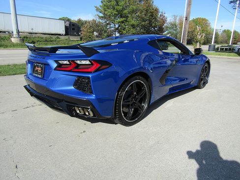 Used 2022 Chevrolet Corvette Stingray Preferred Cpe w/ Z51 Performance Package RWD image 5