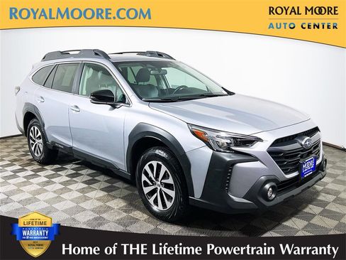 Used 2025 Subaru Outback Premium image 1