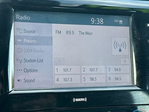 Used 2020 Toyota Camry LE image 19