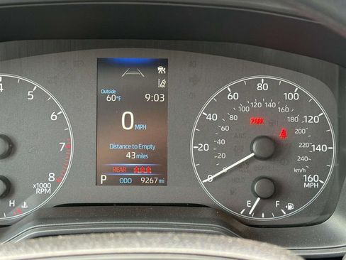 Used 2025 Toyota Corolla LE image 12