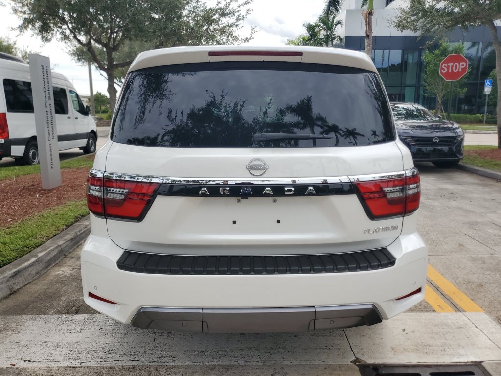 Certified 2024 Nissan Armada Platinum w/ Captain's Chairs Package RWD image 5