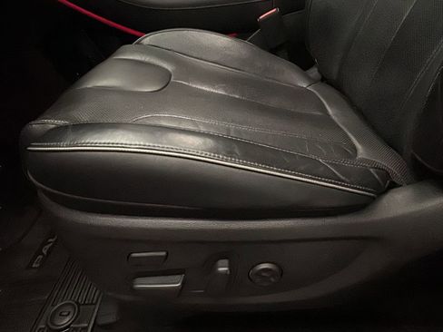 Used 2021 Hyundai Palisade Limited w/ Winter Package image 10