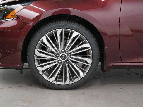 Used 2024 Nissan Altima 2.5 SL AWD/4WD image 26