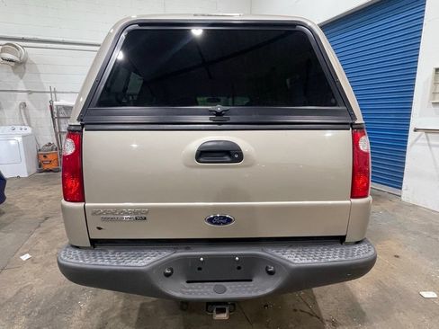 Used 2004 Ford Explorer Sport Trac XLT AWD/4WD image 5