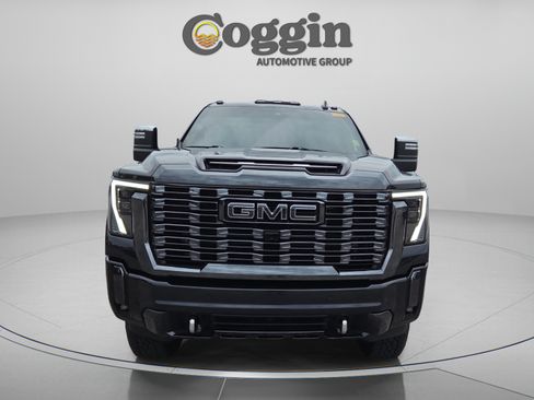 Used 2024 GMC Sierra 3500 Denali Ultimate AWD/4WD image 8