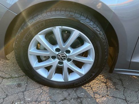 Used 2011 Volkswagen Jetta SE image 25