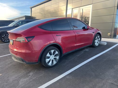 Used 2021 Tesla Model Y Long Range image 12