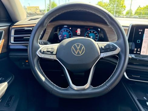 Used 2024 Volkswagen Atlas SE AWD/4WD image 18