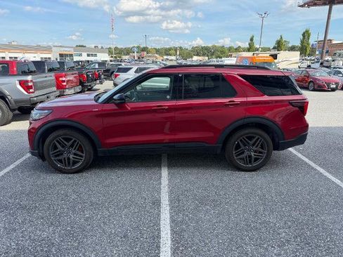 Certified 2025 Ford Explorer ST-Line w/ ST-Line Street Pack AWD/4WD image 5